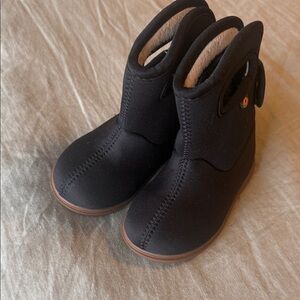 Bogs Toddler Black Boots SZ 6